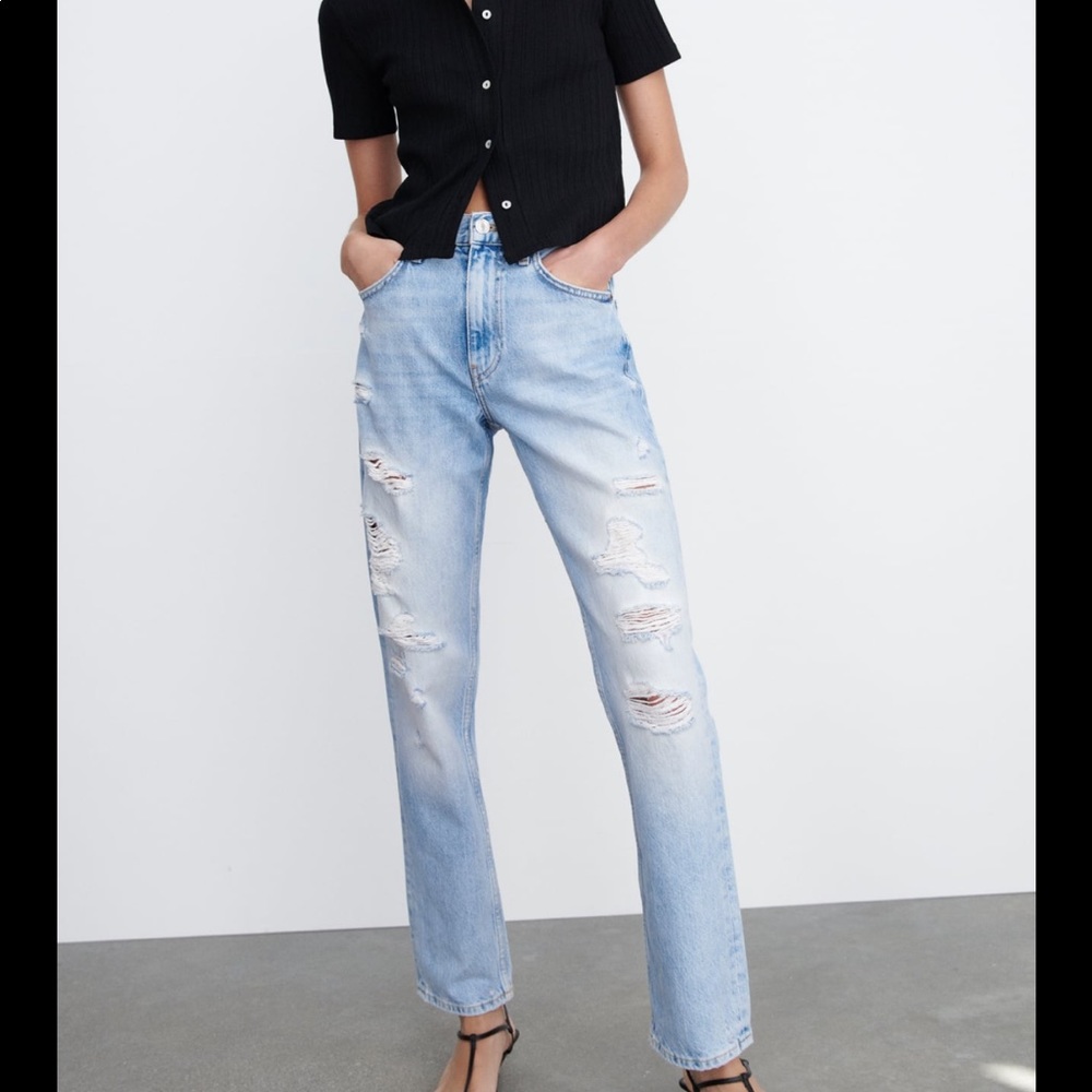 NWT - Zara Mid-rise Ripped Jeans